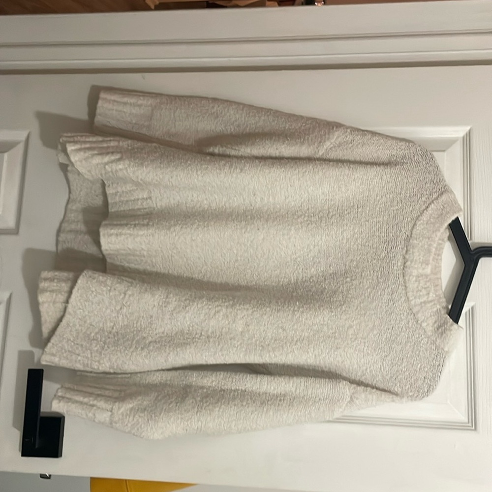 White over sized sweater